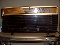 200px-5tubes-radio.jpg