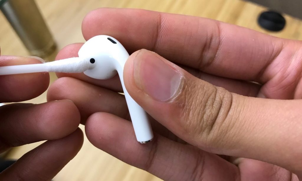 airpods-only-playing-in-one-ear-1-1024x614.jpg