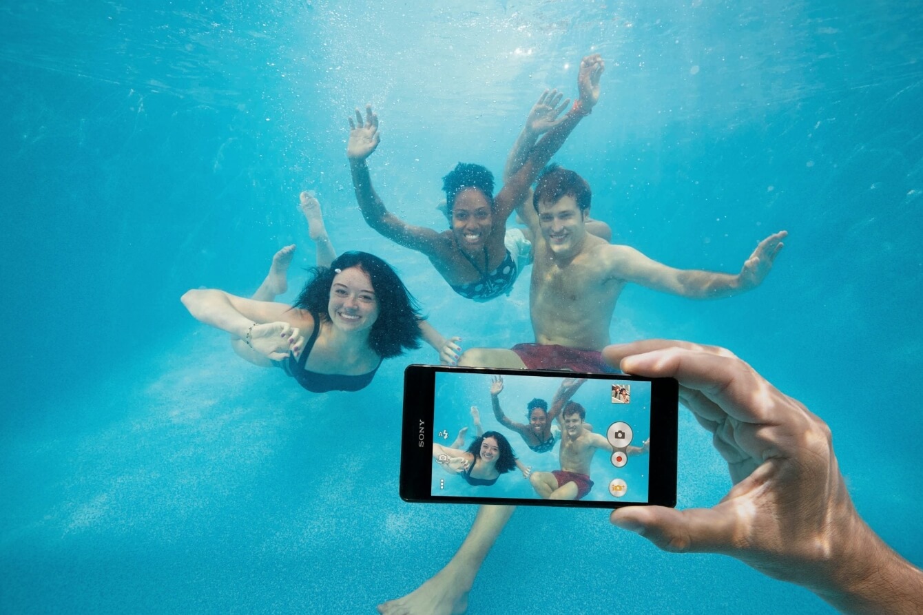 waterproof-smartphone-not-for-swimming.jpg