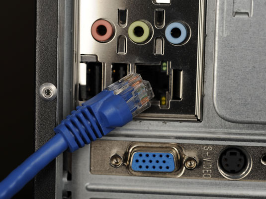 Подключение интернет-кабеля к компьютеру