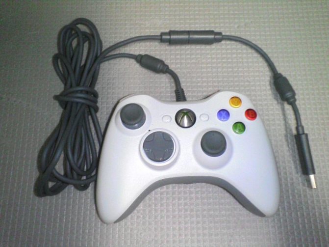 _800px-xbox360_wiredcontroller.jpg