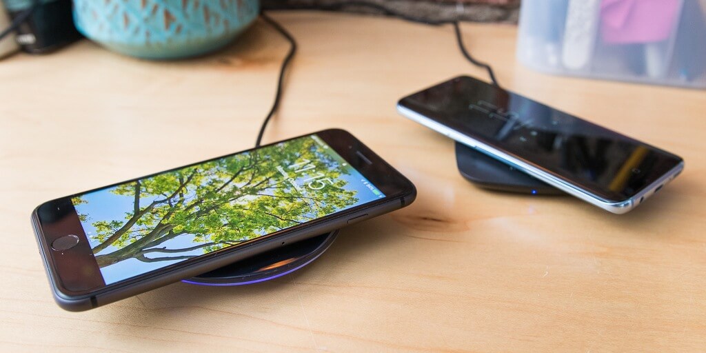 phones-with-wireless-charger.jpg