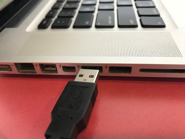 USB-порт-в-клавиатуре.jpeg