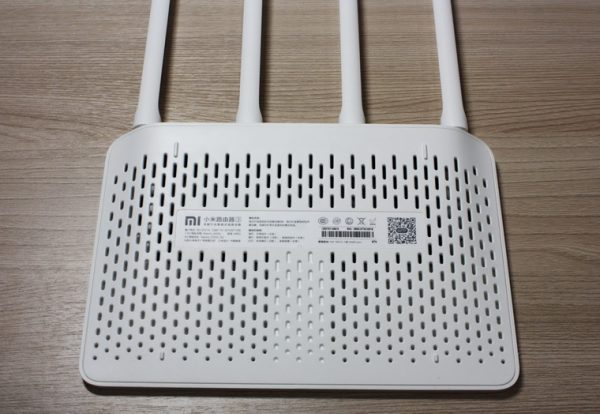 ventilyacionnaya-storona-xiaomi-router-3-600x414.jpg