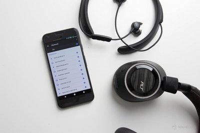 Bluetooth-headphones.jpg