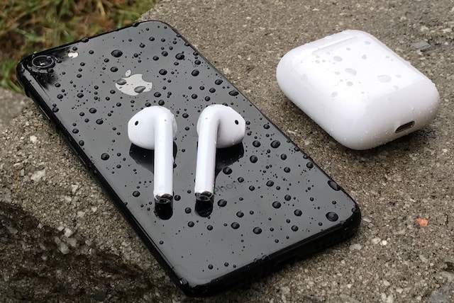 airpods-iphone-7-rain-water.jpg